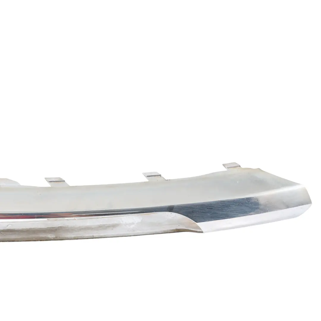 Listwa Światła Zderzaka Przedniego Prawa Chrom A2468850474 do Mercedes W246 o numerze A2468850574 Mercedes W246 Listwa Światła Zderzaka Przedniego Prawa Chrom A2468850474 - SKU A2468850574 - Numer Części A2468850574