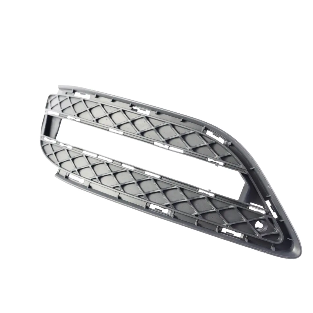 Moldura Panel Parachoques Delantero Rejilla Izquierda para Mercedes W246 con número de pieza A2468850622 Mercedes W246 Moldura Panel Parachoques Delantero Rejilla Izquierda - SKU A2468850622 - Número de pieza A2468850622