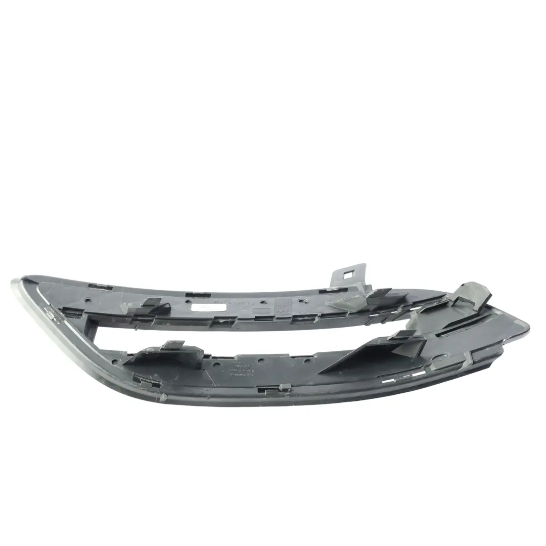 Mercedes W246 Grille Calandre Pare-Chocs Avant Droit - SKU A2468850722 - Numéro de pièce A2468850722
