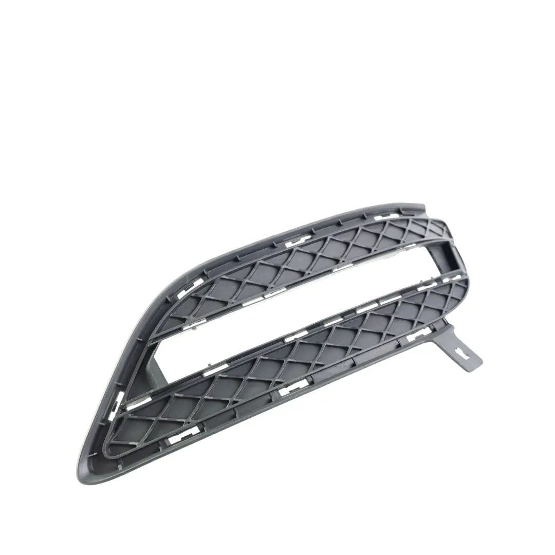 Kratka Zderzaka Przód Prawo do Mercedes W246 o numerze A2468850722 Mercedes W246 Kratka Zderzaka Przód Prawo - SKU A2468850722 - Numer Części A2468850722