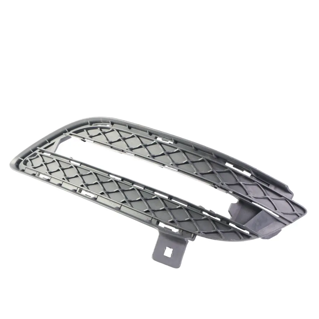 Rejilla Parachoques Delantero Panel Moldura Derecho para Mercedes W246 con número de pieza A2468850722 Mercedes W246 Rejilla Parachoques Delantero Panel Moldura Derecho - SKU A2468850722 - Número de pieza A2468850722