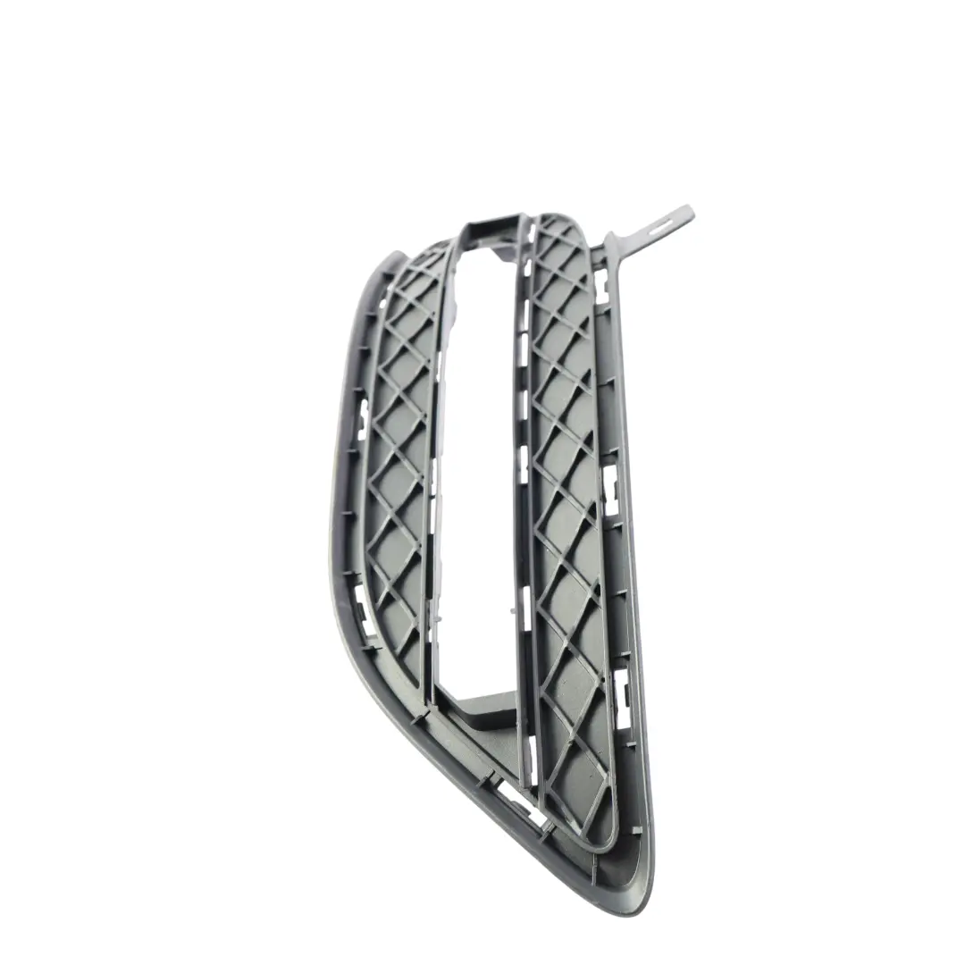 Kratka Zderzaka Przód Prawo do Mercedes W246 o numerze A2468850722 Mercedes W246 Kratka Zderzaka Przód Prawo - SKU A2468850722 - Numer Części A2468850722