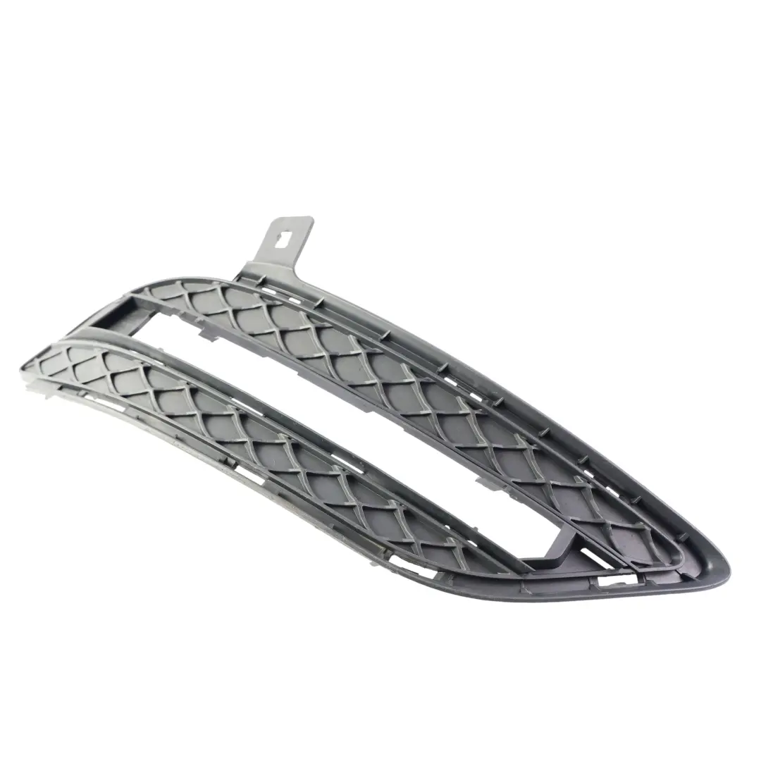 Griglia Paraurti Anteriore Pannello Modanatura Destra per Mercedes W246 con numero di parte A2468850722 Mercedes W246 Griglia Paraurti Anteriore Pannello Modanatura Destra - SKU A2468850722 - Numero di parte A2468850722