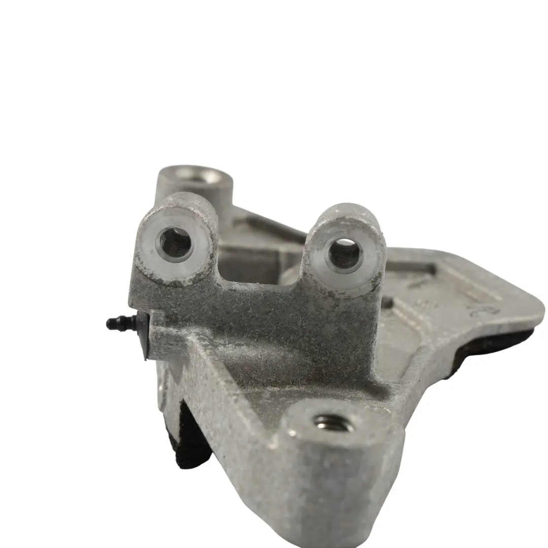 Wspornik Uchwyt Łapa Pompy Wody do Mercedes C118 W177 o numerze A2822036300 Mercedes C118 W177 Wspornik Uchwyt Łapa Pompy Wody - SKU A2822036300 - Numer Części A2822036300