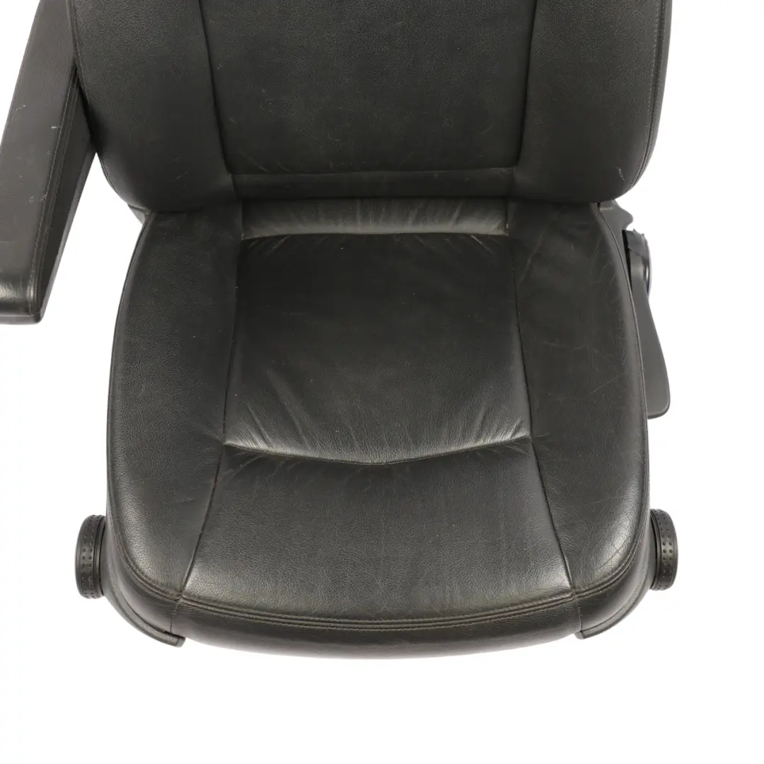 Row Right O/S Single Passenger Seat Black Leather to Mercedes Vito W639 1st Seat with Part number A6399401401 Mercedes Vito W639 1st Seat Row Right O/S Single Passenger Seat Black Leather - SKU A6399401401 - Part number A6399401401