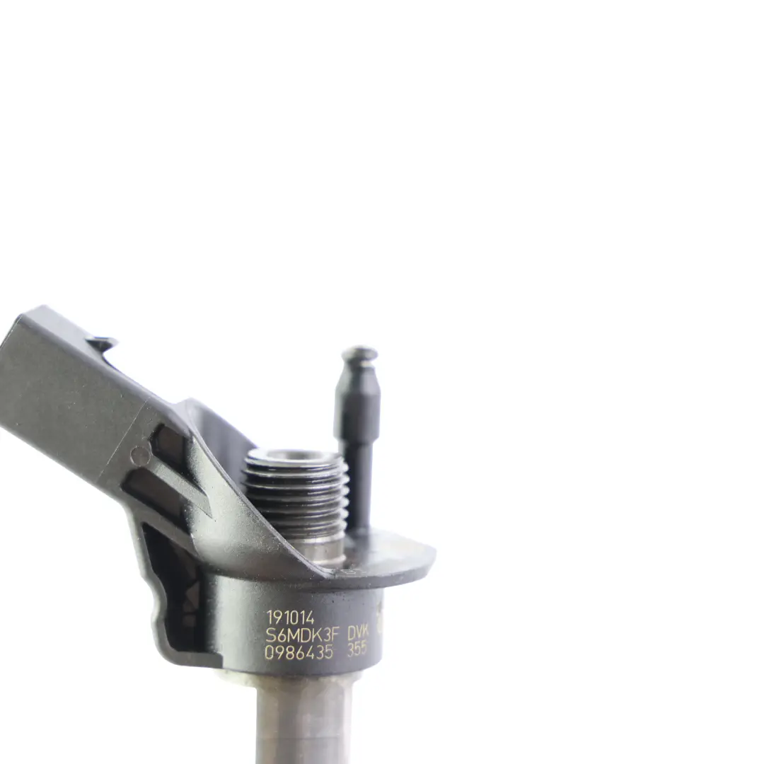 OM642 Ugello iniettore carburante per Mercedes ML W164 con numero di parte A6420701387 Mercedes ML W164 OM642 Ugello iniettore carburante - SKU A6420701387-1 - Numero di parte A6420701387