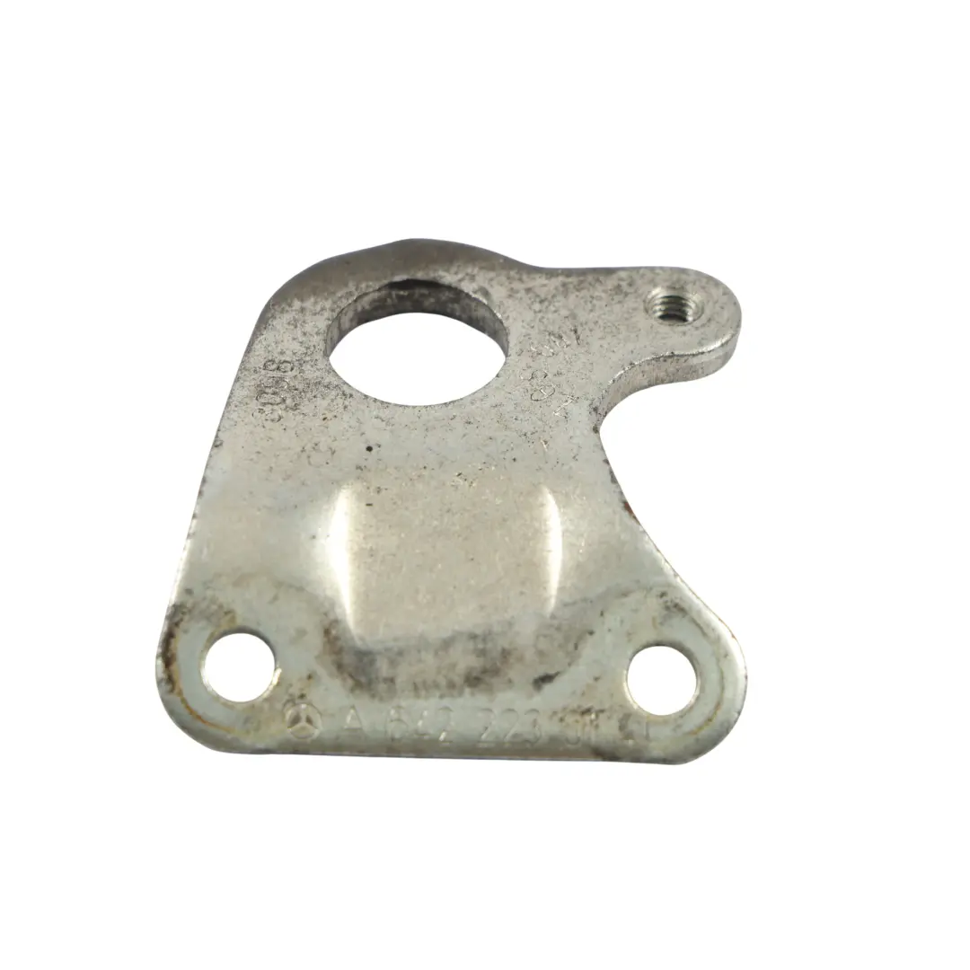 Coupling Flange Lifting Lug to Mercedes W204 C209 W211 W212 W213 Engine with Part number A6422230141 Mercedes W204 C209 W211 W212 W213 Engine Coupling Flange Lifting Lug - SKU A6422230141 - Part number A6422230141