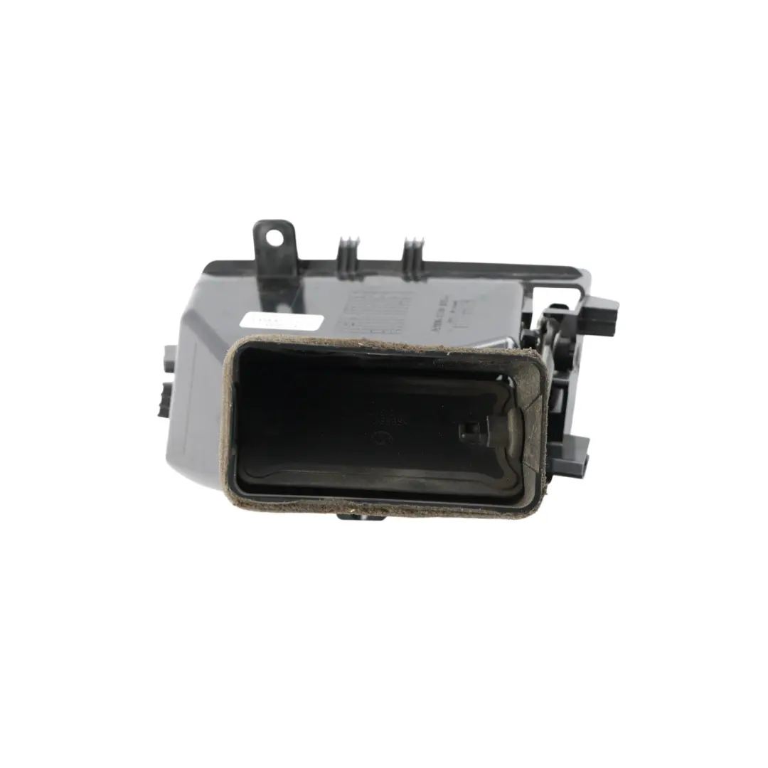 Kratka Wentylacji Prawa do Mercedes Sprinter W906 o numerze A9068300154 Mercedes Sprinter W906 Kratka Wentylacji Prawa - SKU A9068300154-2 - Numer Części A9068300154