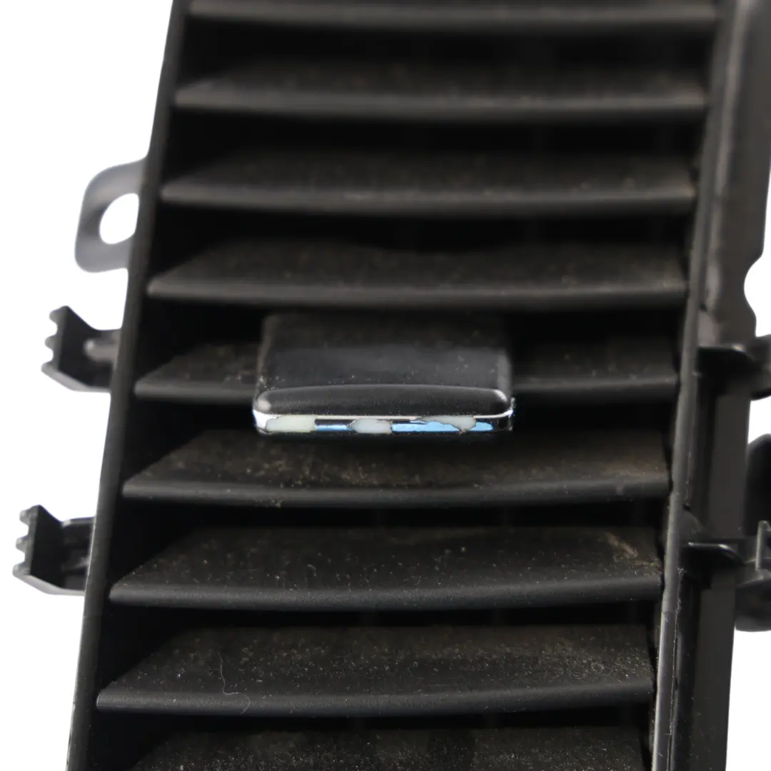 Bocchetta Aria Cruscotto Centro Destra Nero per Mercedes Sprinter W906 con numero di parte A9068300154 Mercedes Sprinter W906 Bocchetta Aria Cruscotto Centro Destra Nero - SKU A9068300154-2 - Numero di parte A9068300154