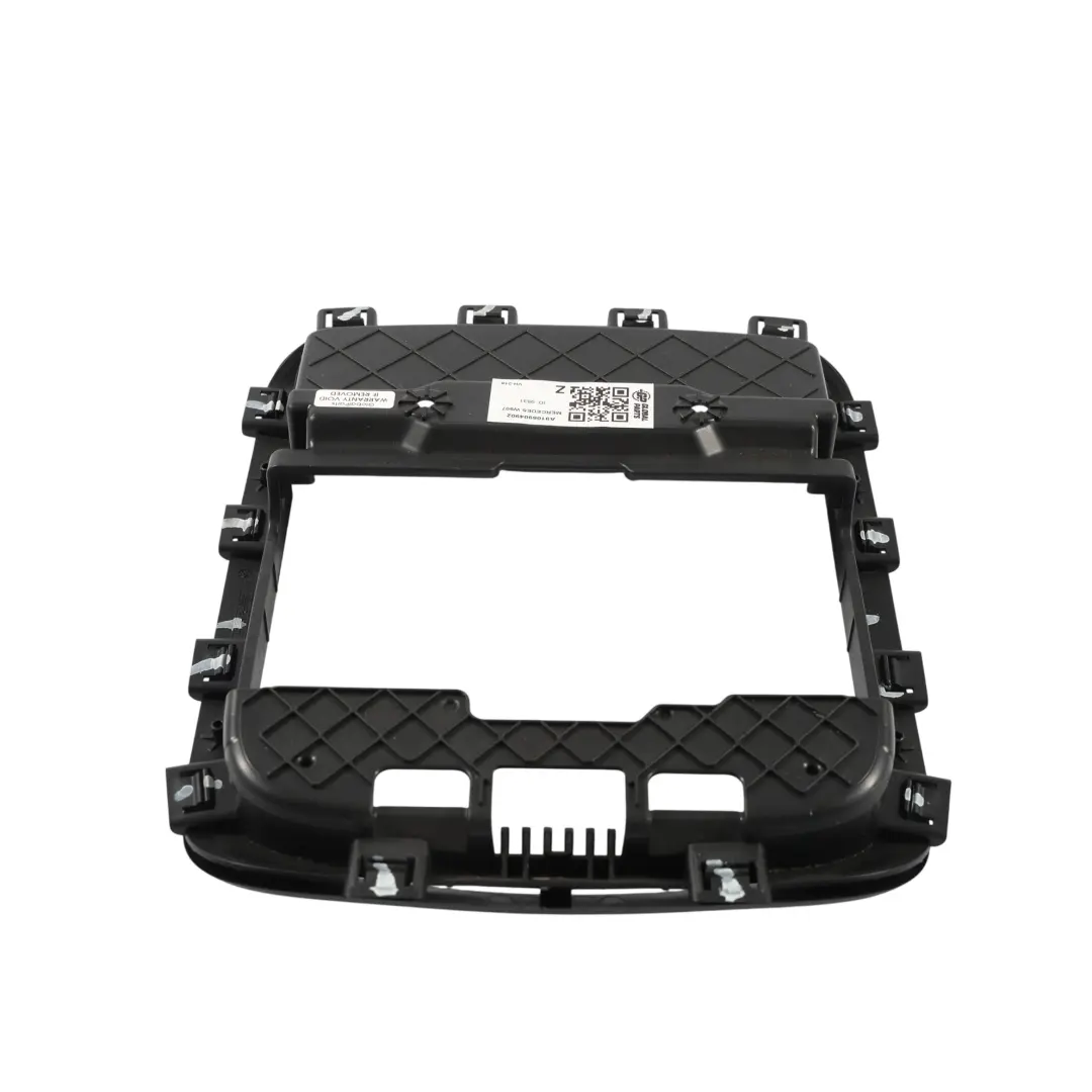 W907 W910 Soporte Marco Luz Interior Negro para Mercedes con número de pieza A9106904902 Mercedes W907 W910 Soporte Marco Luz Interior Negro - SKU A9106904902 - Número de pieza A9106904902