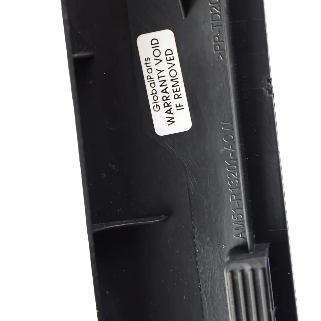 MK2 Moldura Umbral Puerta Izquierda para Ford Transit Connect con número de pieza AM51-R13201-ACW Ford Transit Connect MK2 Moldura Umbral Puerta Izquierda - SKU AM51-R13201-ACW - Número de pieza AM51-R13201-ACW