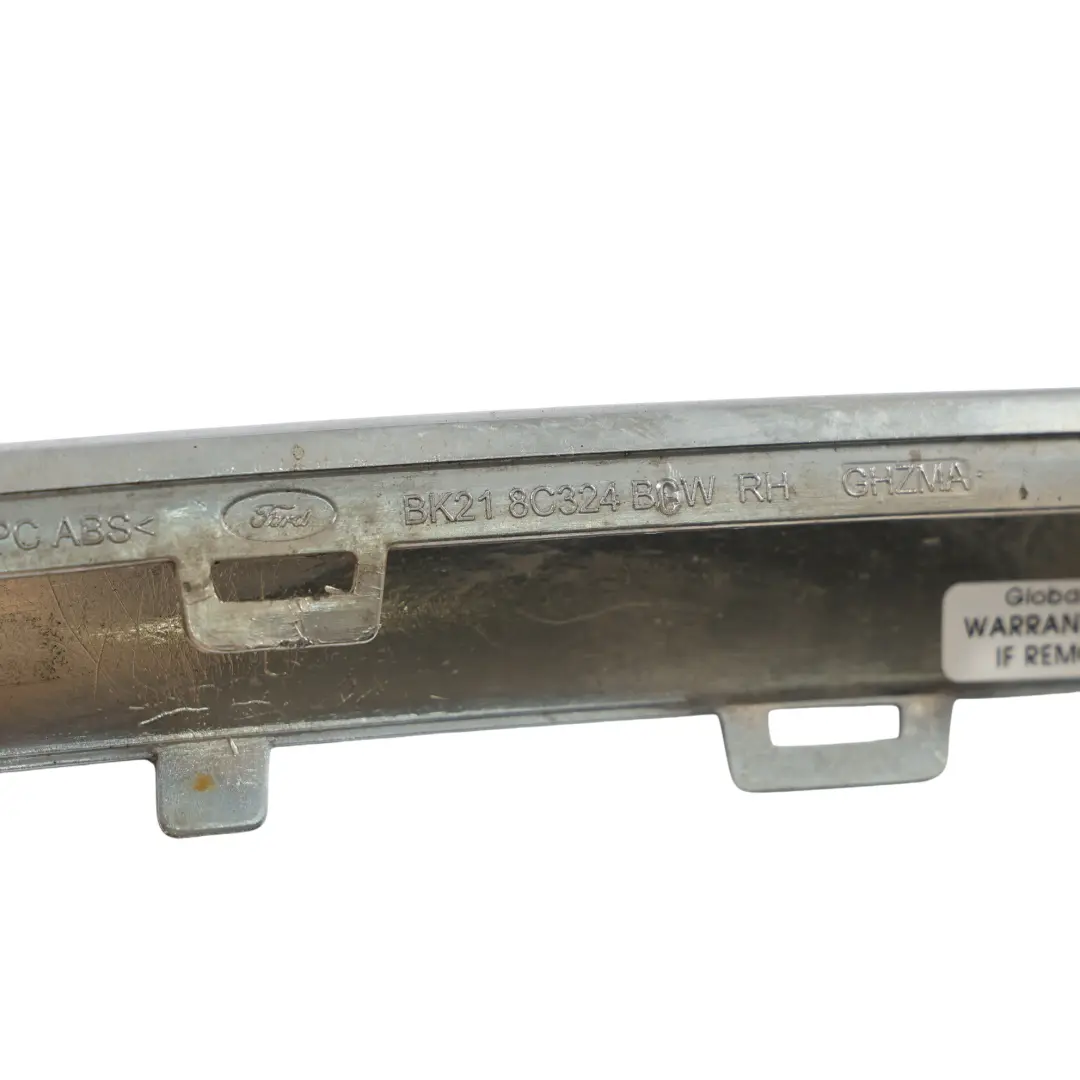Listwa Atrapy Chromowana Prawa do Ford Transit Custom o numerze BK21-8C324-BCW Ford Transit Custom Listwa Atrapy Chromowana Prawa - SKU BK21-8C324-BCW - Numer Części BK21-8C324-BCW