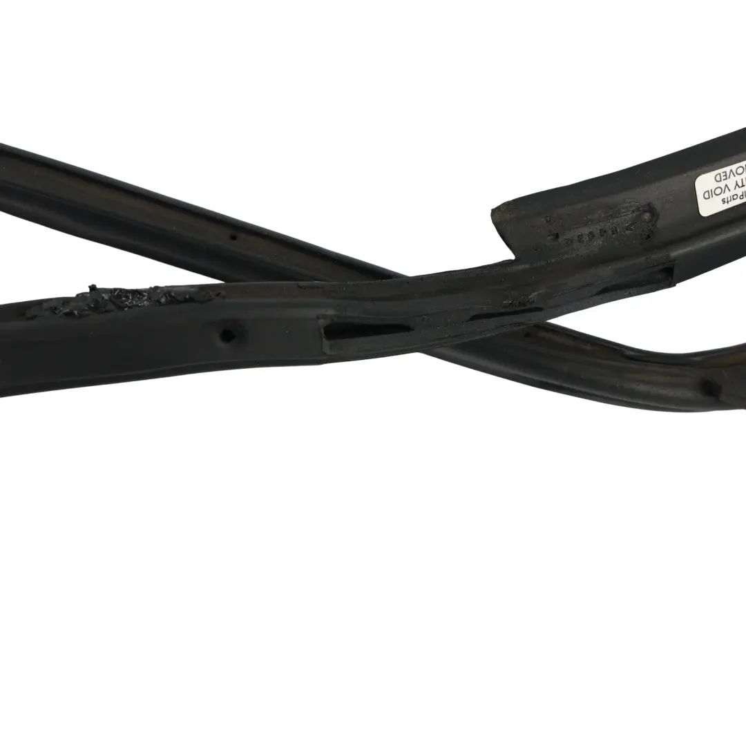 Land Rover Freelander L314 Rear Door Seal Gasket Surround Right O/S - SKU CFE102700 - Part number CFE102700