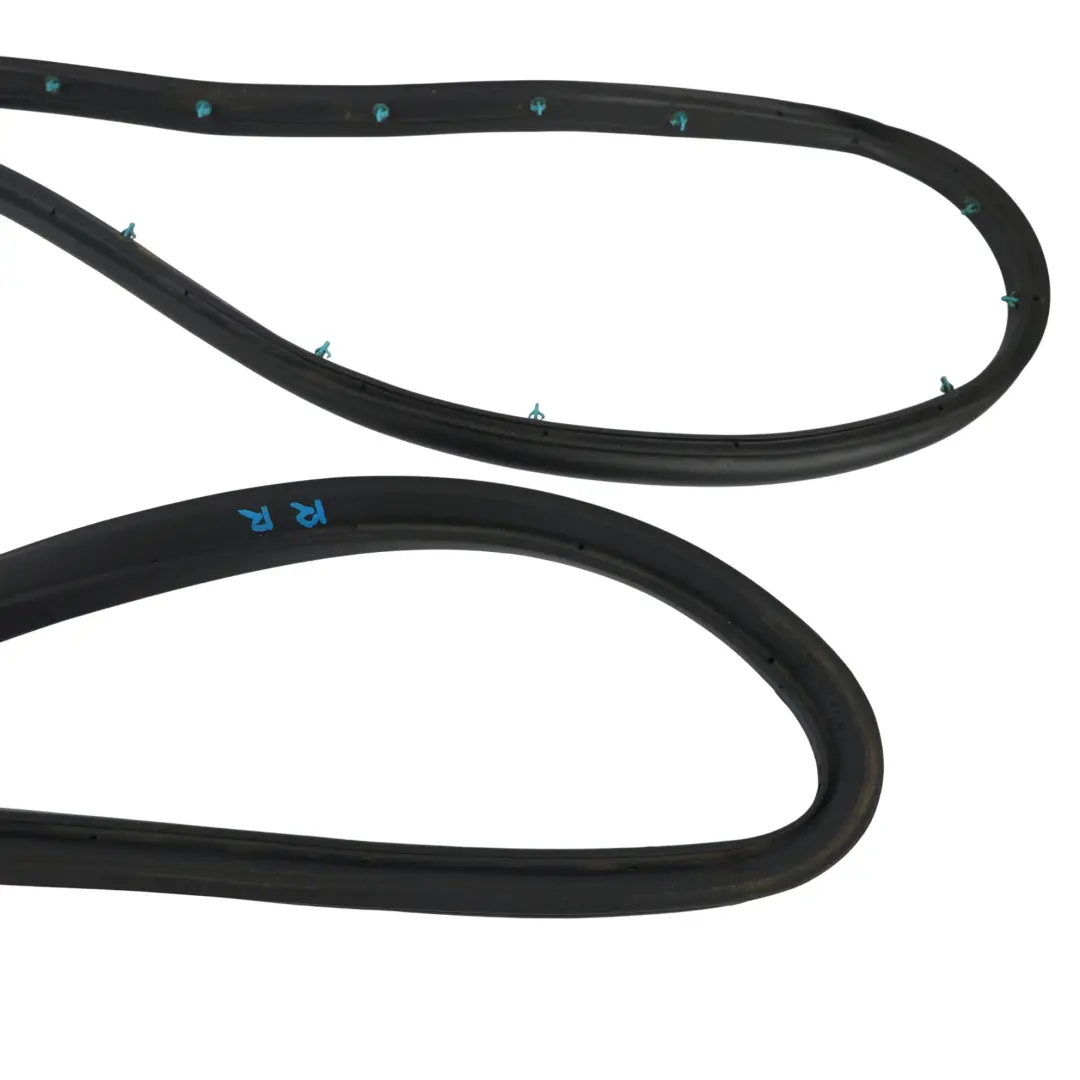 Joint Étanchéité Porte Arrière Droit pour Land Rover Freelander L314 à propos du numéro de pièce CFE102700 Land Rover Freelander L314 Joint Étanchéité Porte Arrière Droit - SKU CFE102700 - Numéro de pièce CFE102700