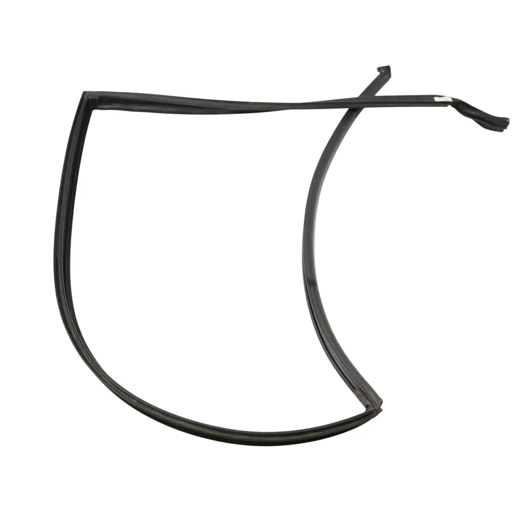 Guarnizione Gomma Vetro Porta Posteriore Sinistra XH42-24692-CA per Range Rover L322 con numero di parte CGE000315 Range Rover L322 Guarnizione Gomma Vetro Porta Posteriore Sinistra XH42-24692-CA - SKU CGE000315 - Numero di parte CGE000315