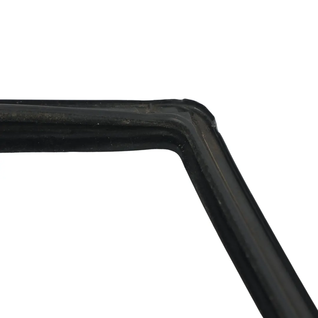 Land Rover Discovery 3 L319 Joint Vitre Porte Arrière Gauche - SKU CGE000452 - Numéro de pièce CGE000452