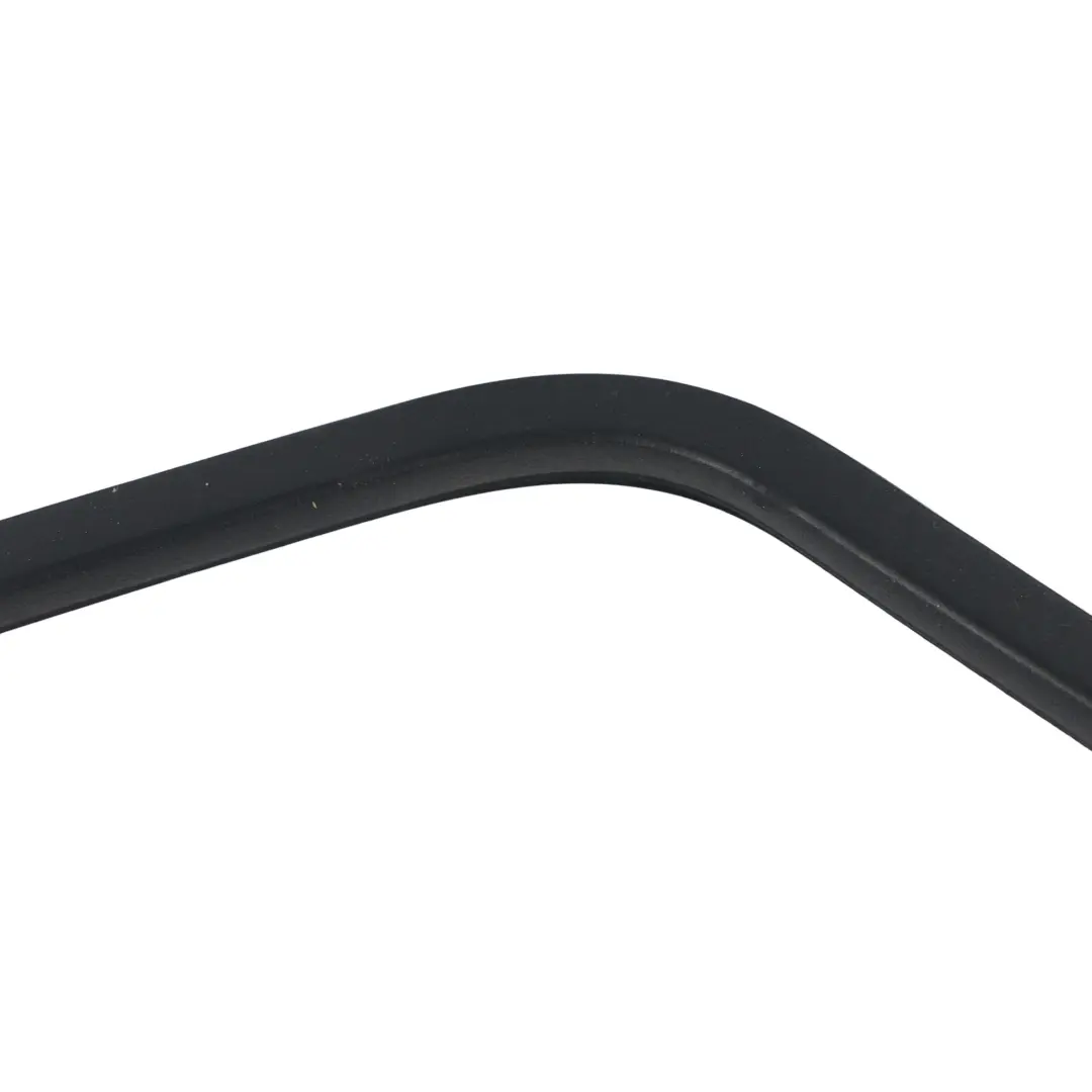 Window Seal Gasket Surround Left N/S to Land Rover Freelander L314 Rear with Part number CGE000670 Land Rover Freelander L314 Rear Window Seal Gasket Surround Left N/S - SKU CGE000670 - Part number CGE000670