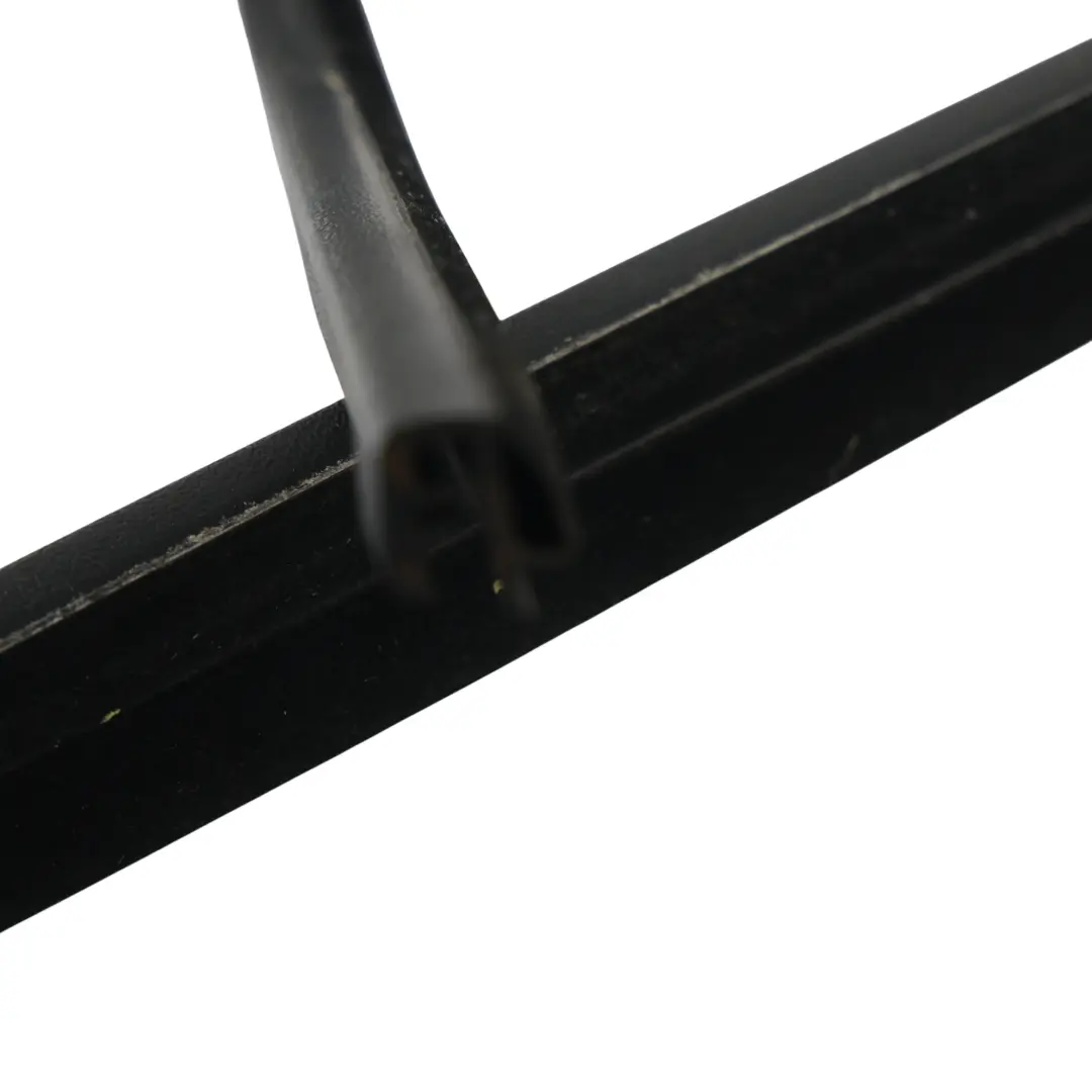 Land Rover Freelander L314 Rear Window Seal Gasket Surround Left N/S - SKU CGE000670 - Part number CGE000670