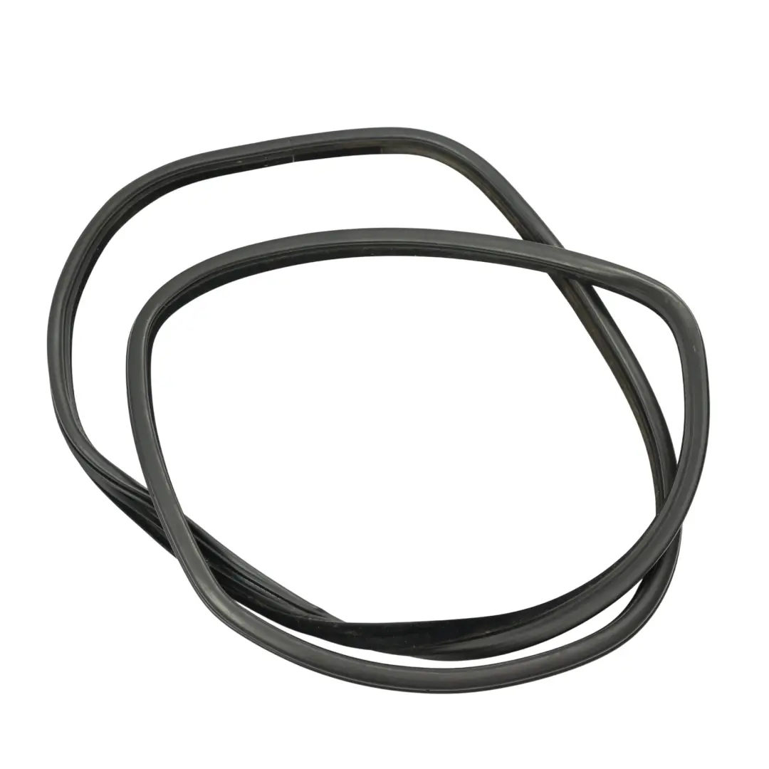 Uszczelka Guma Drzwi Tylnych Lewa Prawa do Range Rover Sport L320 o numerze CGE000791 Range Rover Sport L320 Uszczelka Guma Drzwi Tylnych Lewa Prawa - SKU CGE000791 - Numer Części CGE000791
