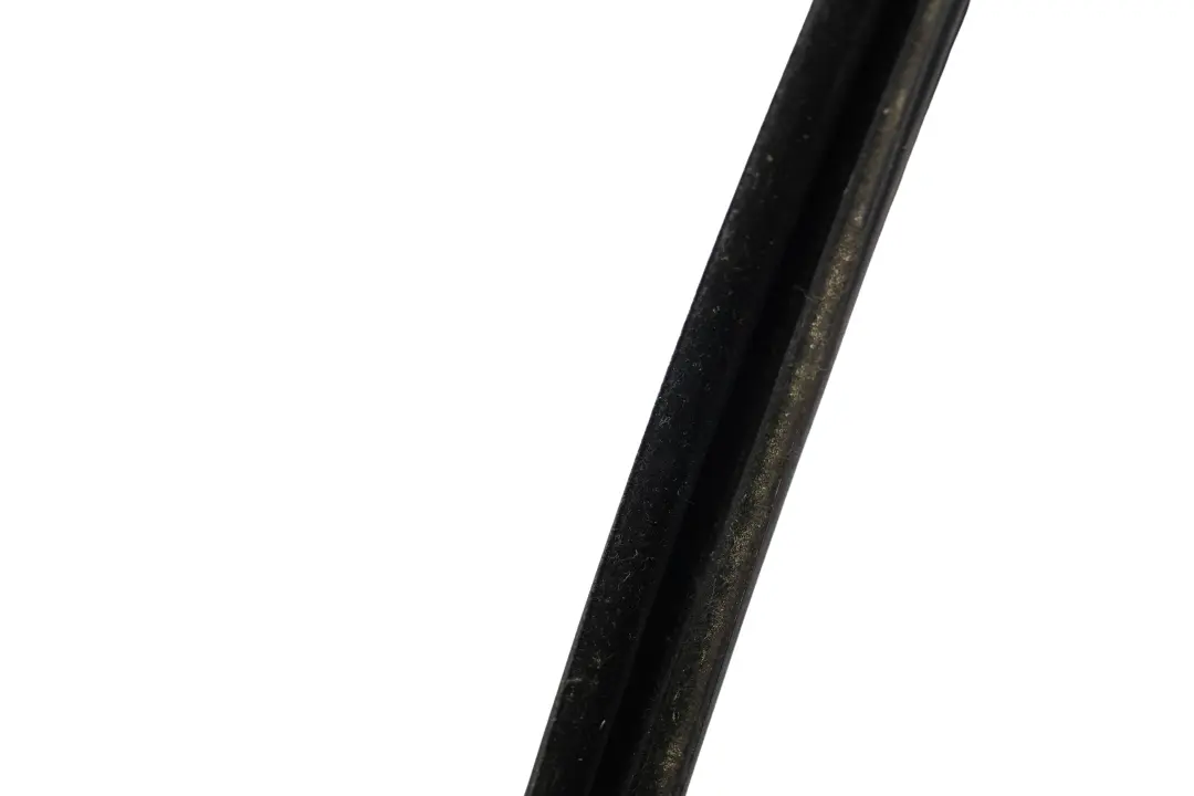 Door Window Frame Seal Rear Right O/S 5H32-26258-AA to Range Rover Sport L320 with Part number CGE000845 Range Rover Sport L320 Door Window Frame Seal Rear Right O/S 5H32-26258-AA - SKU CGE000845 - Part number CGE000845