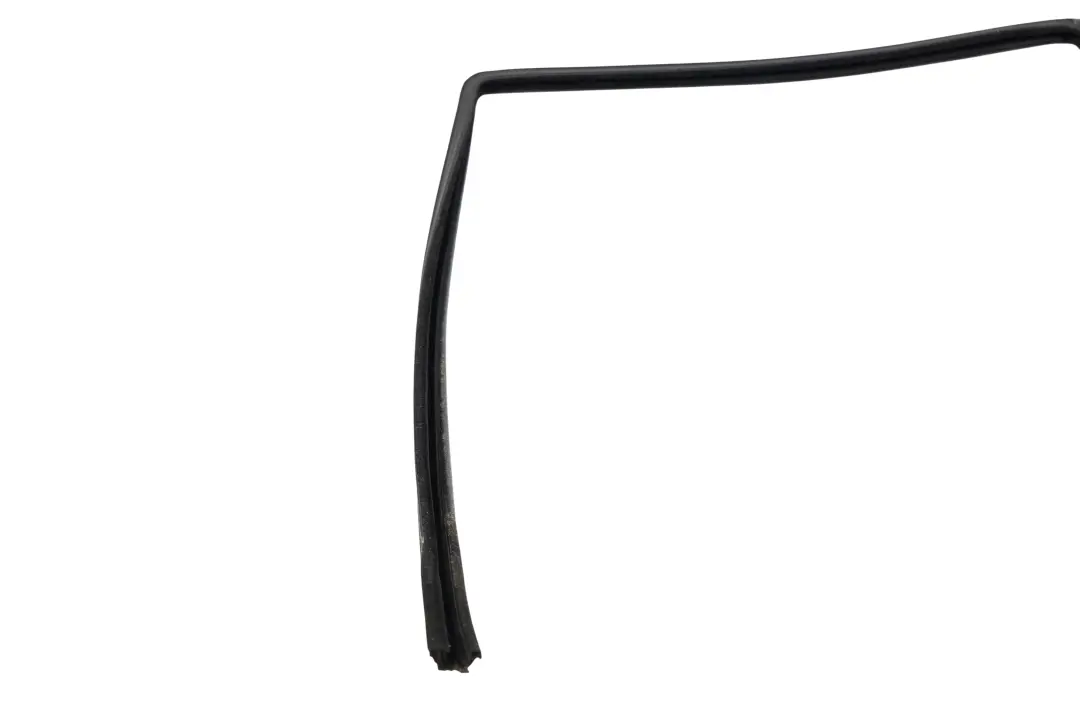 Range Rover Sport L320 Guarnizione Telaio Vetro Porta Post Dx 5H32-26258-AA - SKU CGE000845 - Numero di parte CGE000845