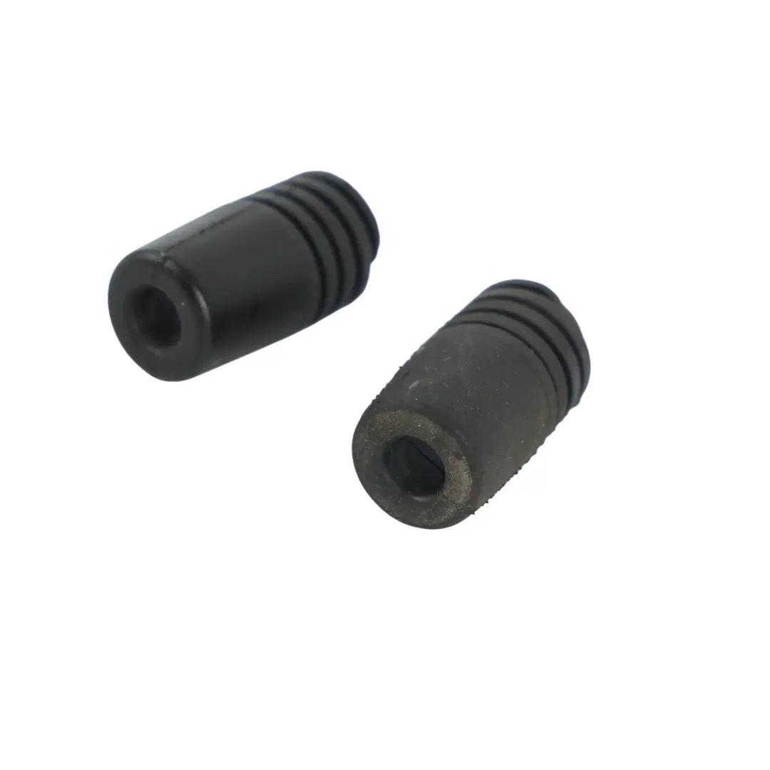 Set x2 Tamponi Fermacofano Paraurti Gomma per Range Rover Velar L560 con numero di parte CJM500010 Range Rover Velar L560 Set x2 Tamponi Fermacofano Paraurti Gomma - SKU CJM500010 - Numero di parte CJM500010