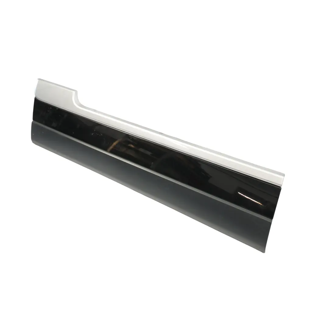 Türleiste Vorne Unten Außen Links Santorini Schwarz 820 für Range Rover L405 mit Teilenummer CK52-21065-ADW Range Rover L405 Türleiste Vorne Unten Außen Links Santorini Schwarz 820 - SKU CK52-21065-ADW-SAB - Teilenummer CK52-21065-ADW