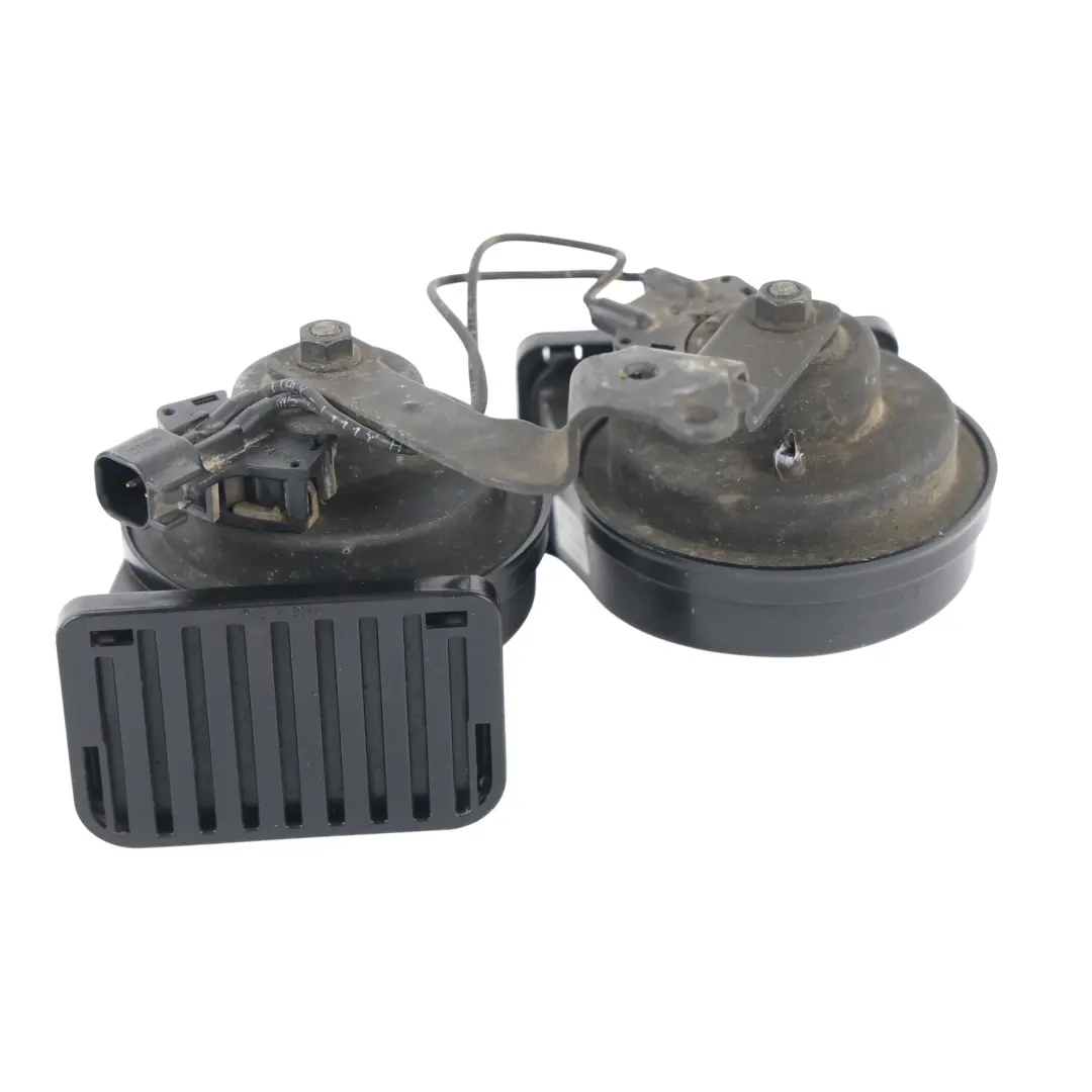 Horn Signal Low High Tone to Land Rover Range Rover Sport L494 with Part number CPLA-13A803-AB Land Rover Range Rover Sport L494 Horn Signal Low High Tone - SKU CPLA-13A803-AB - Part number CPLA-13A803-AB