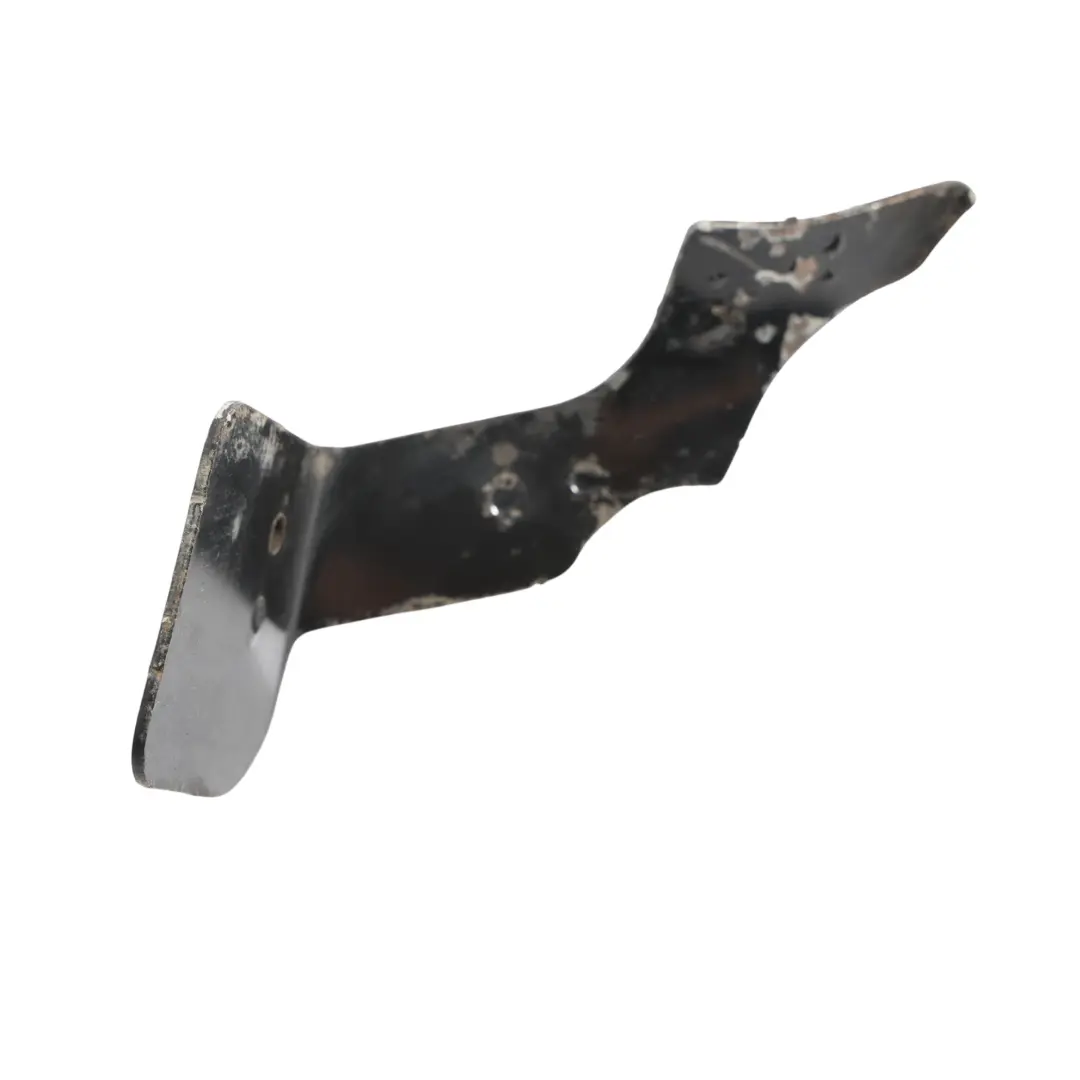 Range Rover Sport L494 Knuckle Hub Air Vent Guide Front Right O/S CPLA2D300BA - SKU CPLA-2D300-BA - Part number CPLA-2D300-BA