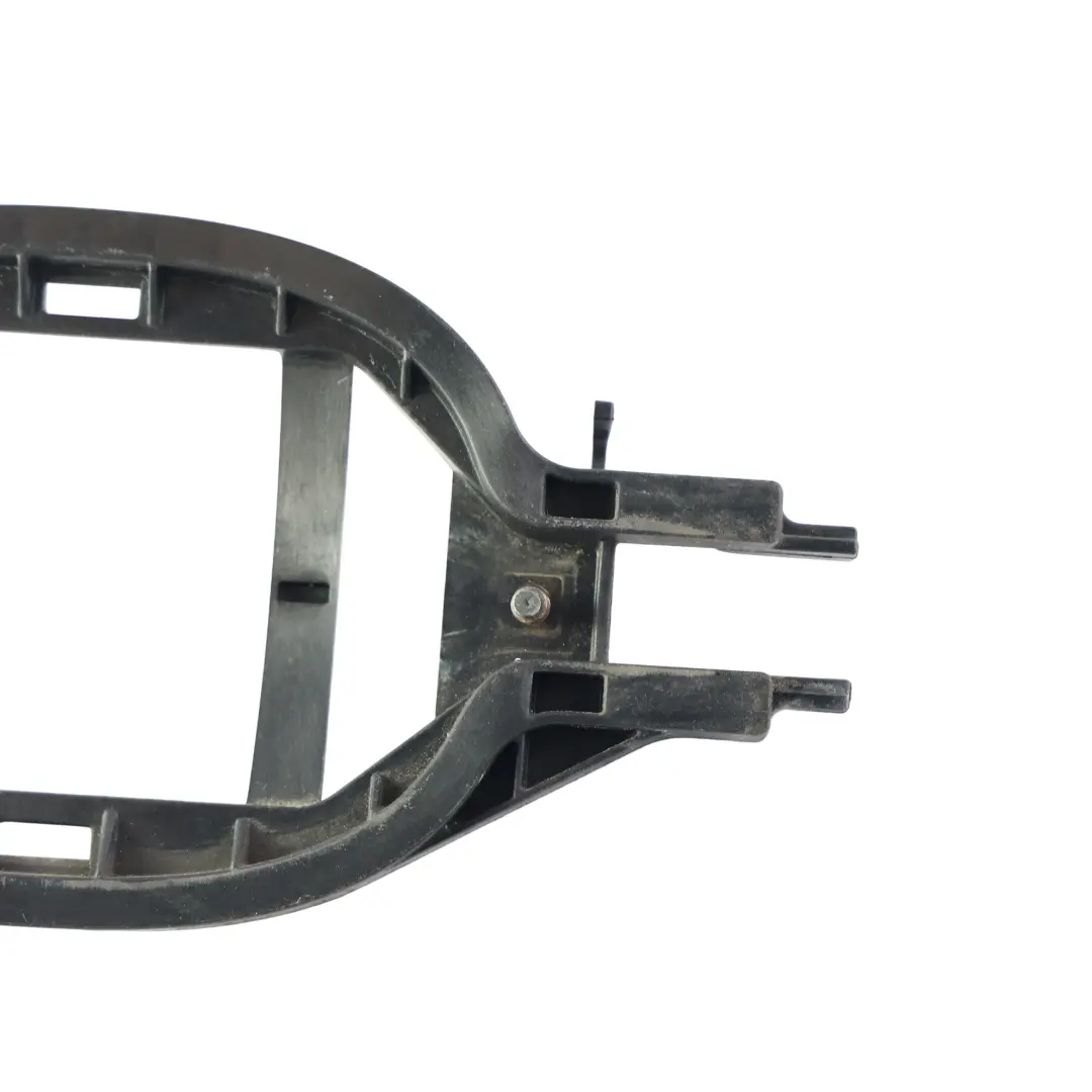 Outer Door Handle Carrier Bracket Passenger Side XH4222410AA to Range Rover L322 with Part number CXL000021 Range Rover L322 Outer Door Handle Carrier Bracket Passenger Side XH4222410AA - SKU CXL000021 - Part number CXL000021