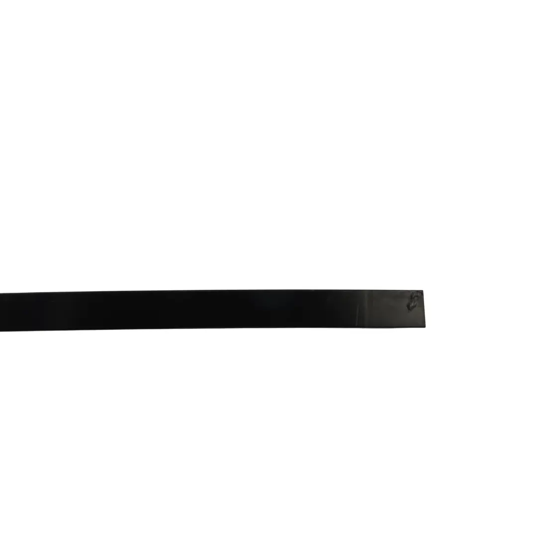 Panel Tapa Moldura Trasera Derecha para Range Rover L322 con número de pieza DDE000160PMD Range Rover L322 Panel Tapa Moldura Trasera Derecha - SKU DDE000160PMD - Número de pieza DDE000160PMD