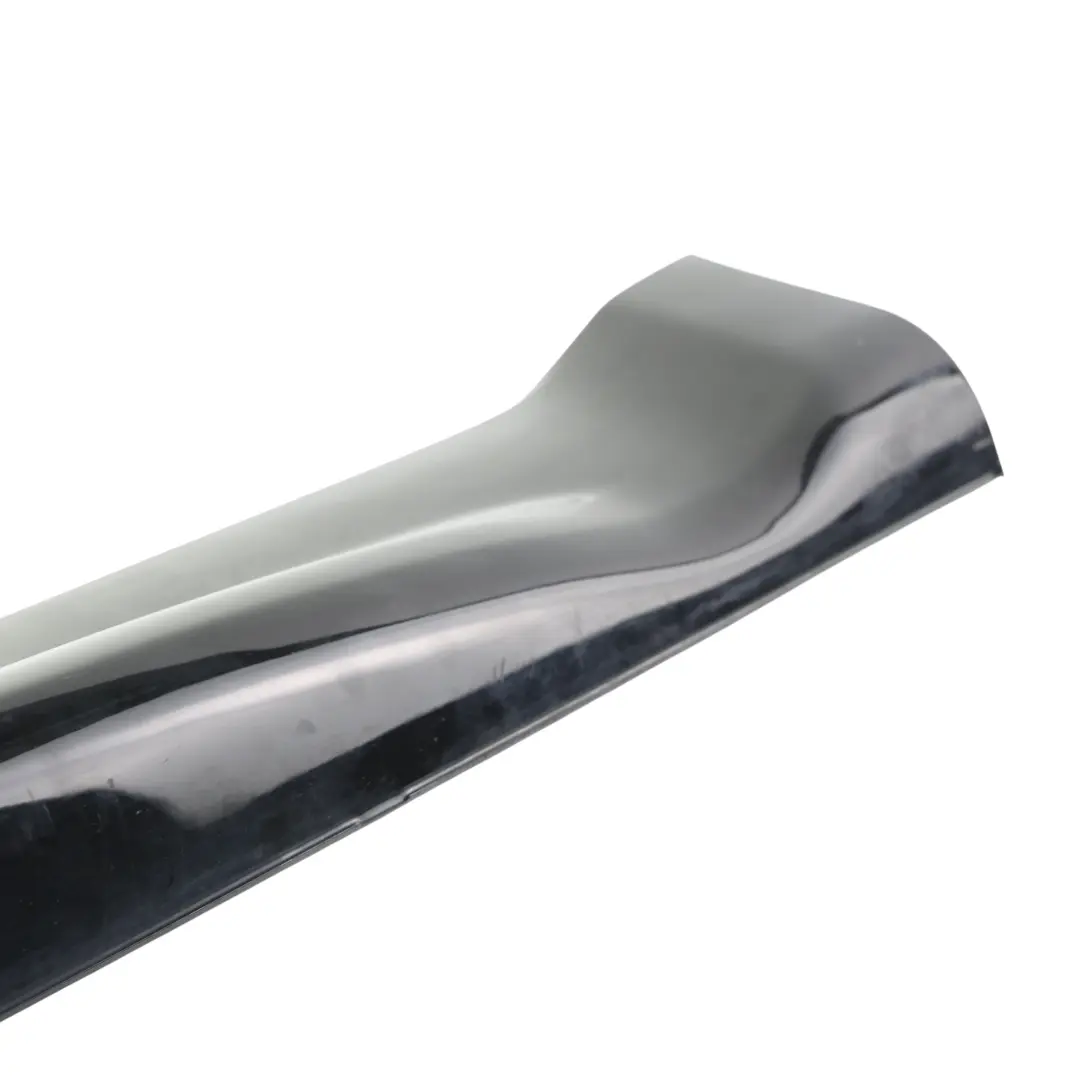 Modanatura Porta Post. Sinistra Java Nero - 697 per Range Rover Sport L320 con numero di parte DGP000231 Range Rover Sport L320 Modanatura Porta Post. Sinistra Java Nero - 697 - SKU DGP000231-JAB - Numero di parte DGP000231