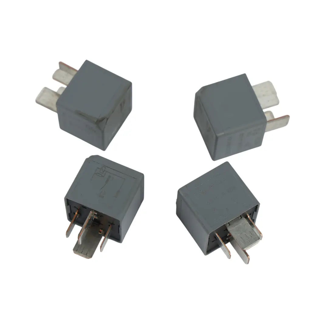 Relais 4-Broches 12V 70A Gris X4 pour Land Rover Discovery Sport L550 à propos du numéro de pièce DH22-14B192-EA Land Rover Discovery Sport L550 Relais 4-Broches 12V 70A Gris X4 - SKU DH22-14B192-EA-1 - Numéro de pièce DH22-14B192-EA