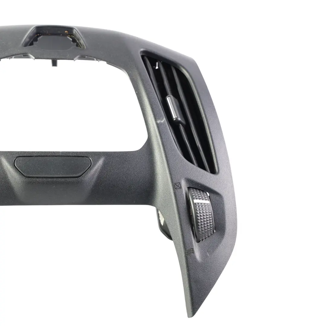 Mk2 Przedni Panel Kratki Nawiewu do Ford Transit Connect o numerze DT11-18835-CK Ford Transit Connect Mk2 Przedni Panel Kratki Nawiewu - SKU DT11-18835-CK - Numer Części DT11-18835-CK