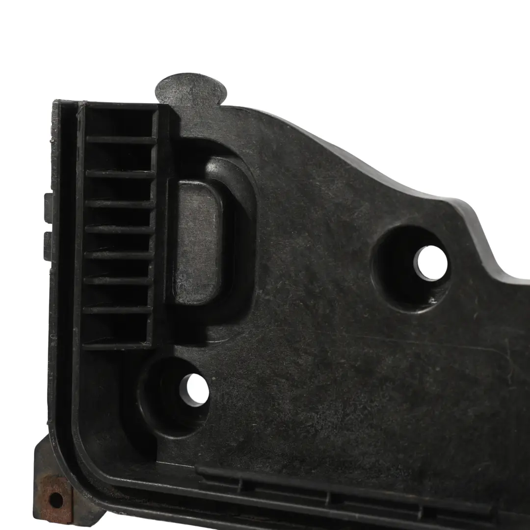Wspornik Pokrywy Panelu Baterii do Land Rover Range Rover Velar L560 o numerze DWM500042 Land Rover Range Rover Velar L560 Wspornik Pokrywy Panelu Baterii - SKU DWM500042 - Numer Części DWM500042