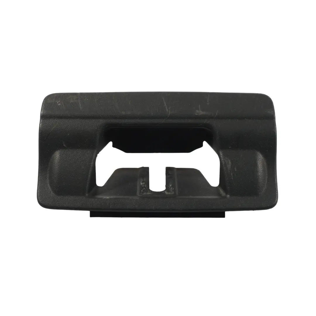 Osłona Zamka Klapy Tylnej Czarna do Range Rover Sport L320 o numerze EAN500140 Range Rover Sport L320 Osłona Zamka Klapy Tylnej Czarna - SKU EAN500140 - Numer Części EAN500140