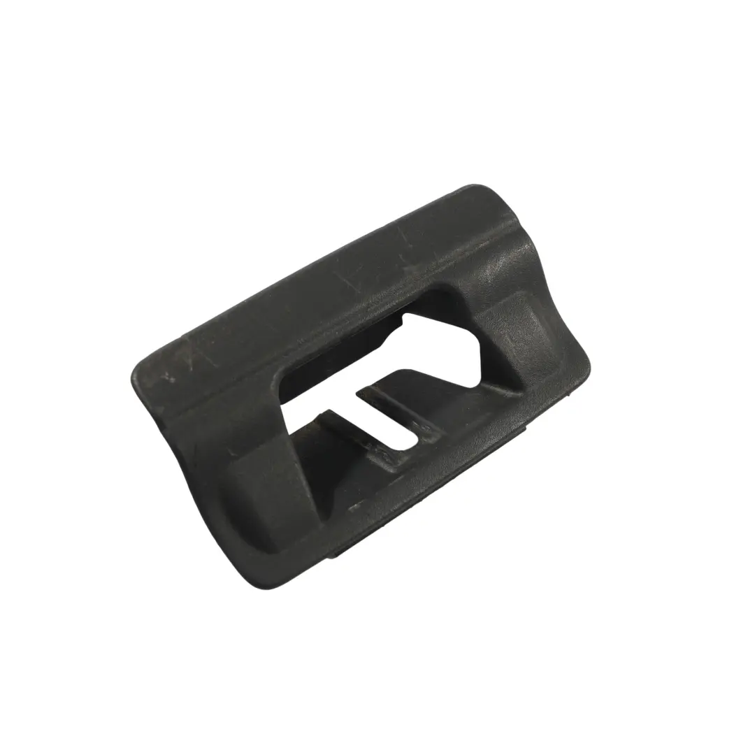 Tapa Cerradura Portón Trasero Negro para Range Rover Sport L320 con número de pieza EAN500140 Range Rover Sport L320 Tapa Cerradura Portón Trasero Negro - SKU EAN500140 - Número de pieza EAN500140