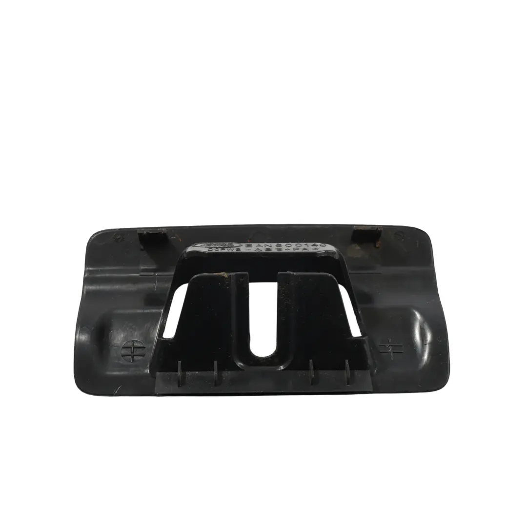 Cache Serrure Hayon Arrière Noir pour Range Rover Sport L320 à propos du numéro de pièce EAN500140 Range Rover Sport L320 Cache Serrure Hayon Arrière Noir - SKU EAN500140 - Numéro de pièce EAN500140