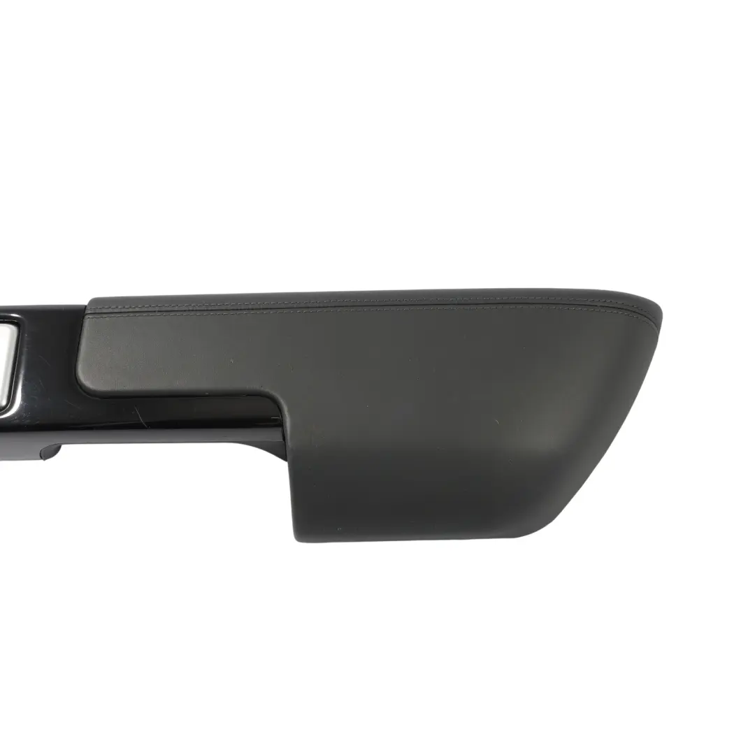 Manija Panel Puerta Delantero Trasero Derecho para Range Rover L322 con número de pieza EIP000021PBD Range Rover L322 Manija Panel Puerta Delantero Trasero Derecho - SKU EIP000021PBD - Número de pieza EIP000021PBD