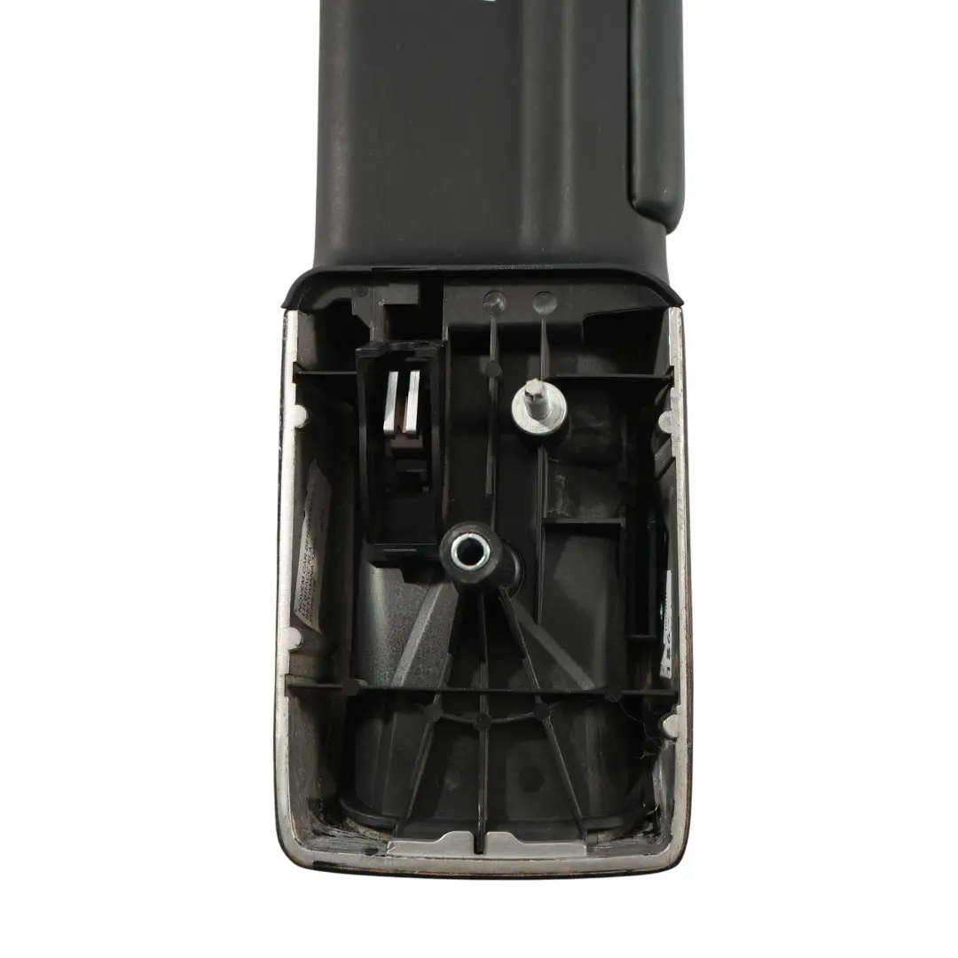 Manija Panel Puerta Delantero Trasero Derecho para Range Rover L322 con número de pieza EIP000021PBD Range Rover L322 Manija Panel Puerta Delantero Trasero Derecho - SKU EIP000021PBD - Número de pieza EIP000021PBD