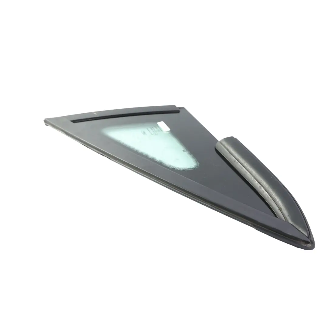 Ford Fiesta MK7 Ventanilla Triangular Delantera Izquierda - SKU F1BB-A29711-AA - Número de pieza F1BB-A29711-AA