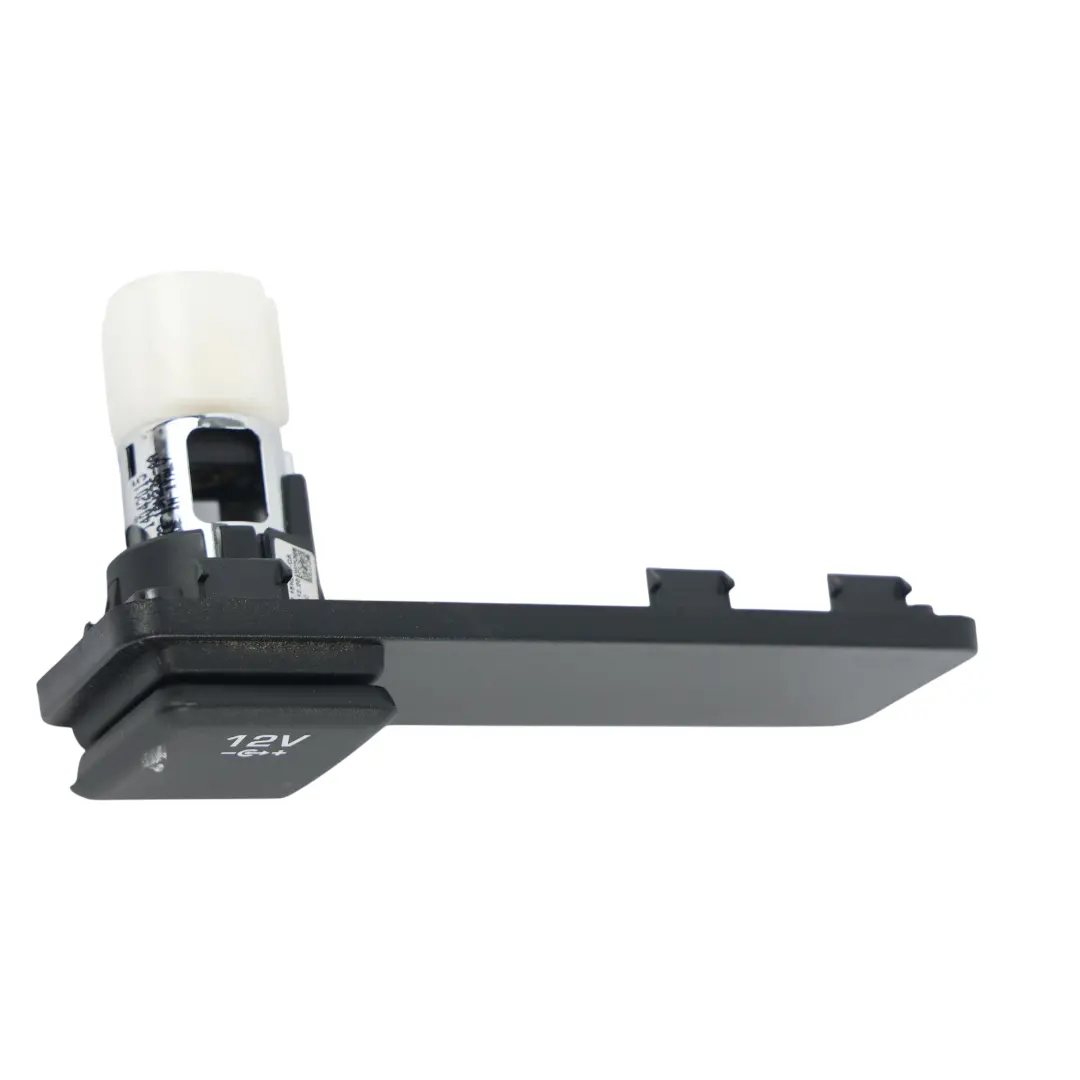 Land Rover Discovery L550 Panel Toma Corriente 12V Trasera - SKU FK72-045B49-AB - Número de pieza FK72-045B49-AB
