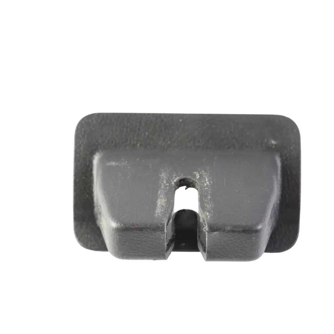 Osłona Zamka Klapy Bagażnika do Range Rover Sport L320 o numerze FQW500032PVJ Range Rover Sport L320 Osłona Zamka Klapy Bagażnika - SKU FQW500032PVJ - Numer Części FQW500032PVJ