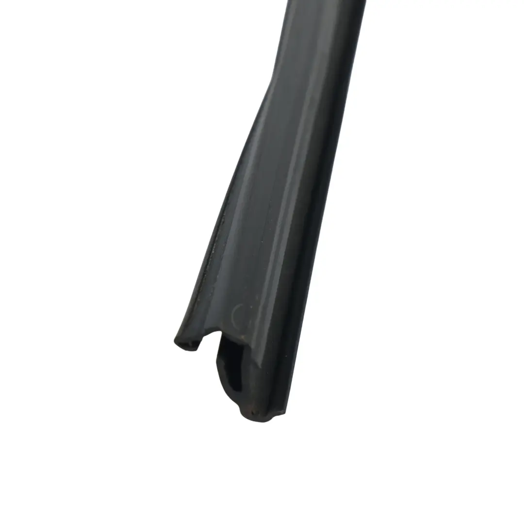Junta Canal Cristal Puerta Delantero Derecho para Mazda 6 GJ con número de pieza GHP9-58-605D Mazda 6 GJ Junta Canal Cristal Puerta Delantero Derecho - SKU GHP9-58-605D - Número de pieza GHP9-58-605D
