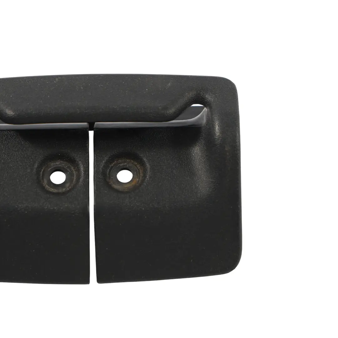 Guide Ceinture Siège Arrière pour Land Rover Discovery 3 L319 à propos du numéro de pièce HXM50011 Land Rover Discovery 3 L319 Guide Ceinture Siège Arrière - SKU HXM50011 - Numéro de pièce HXM50011