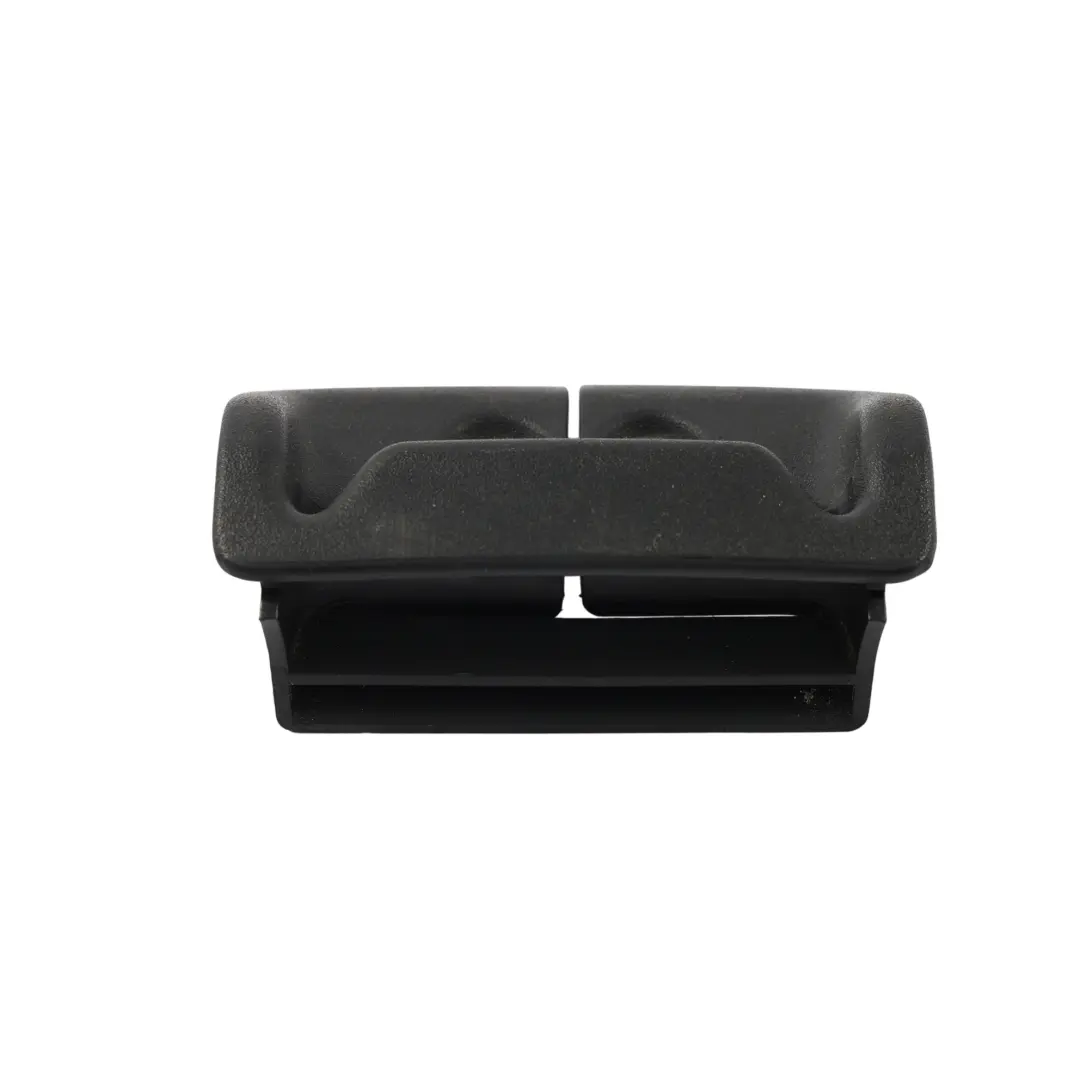 Guide Ceinture Siège Arrière pour Land Rover Discovery 3 L319 à propos du numéro de pièce HXM50011 Land Rover Discovery 3 L319 Guide Ceinture Siège Arrière - SKU HXM50011 - Numéro de pièce HXM50011