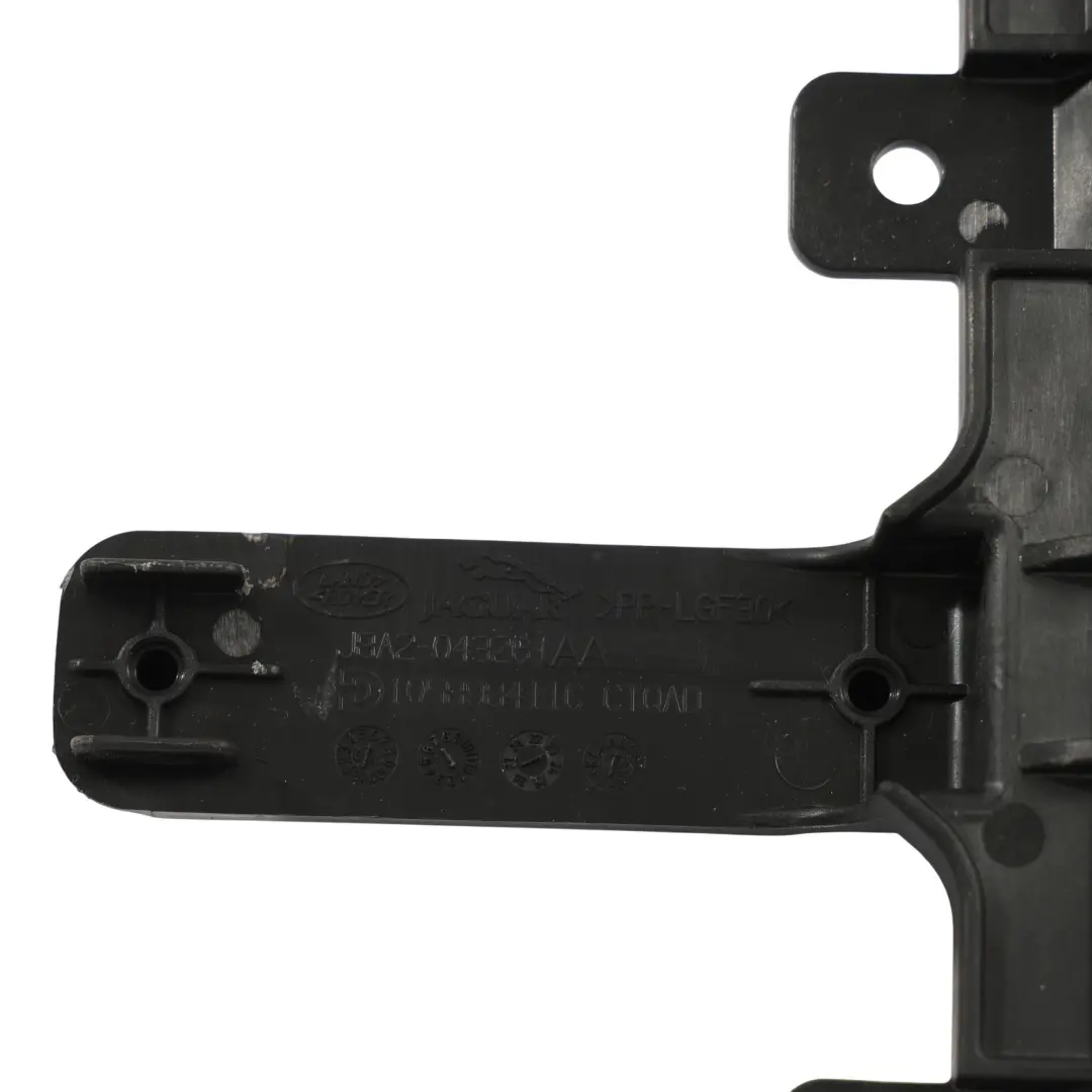 Supporto Staffa Telaio Strumenti Cruscotto per Range Rover Velar L560 con numero di parte J8A2-04326-AA Range Rover Velar L560 Supporto Staffa Telaio Strumenti Cruscotto - SKU J8A2-04326-AA - Numero di parte J8A2-04326-AA
