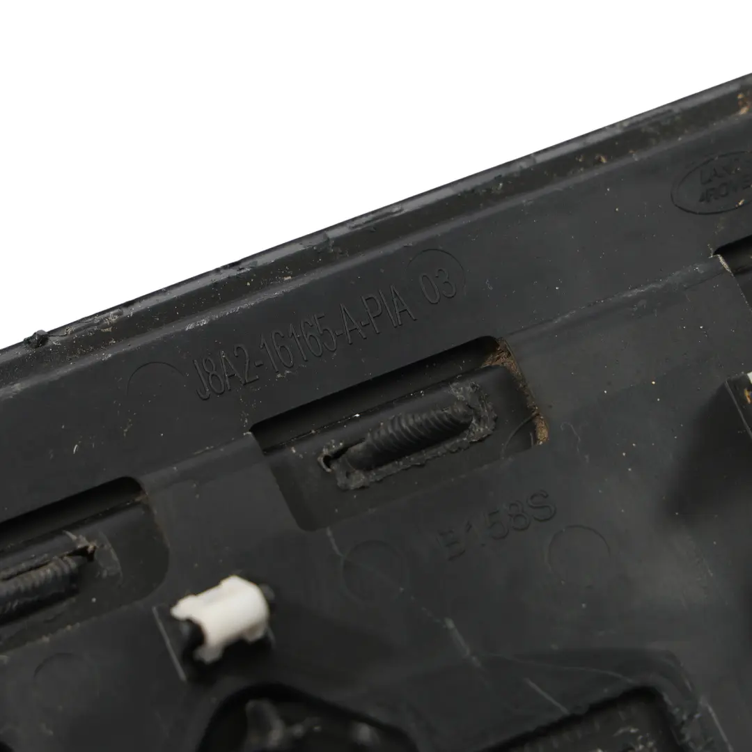 Panel Guardabarros Delantero Izquierdo Gris Tormenta para Range Rover Velar L560 con número de pieza J8A2-16165-A Range Rover Velar L560 Panel Guardabarros Delantero Izquierdo Gris Tormenta - SKU J8A2-16165-A-STO - Número de pieza J8A2-16165-A