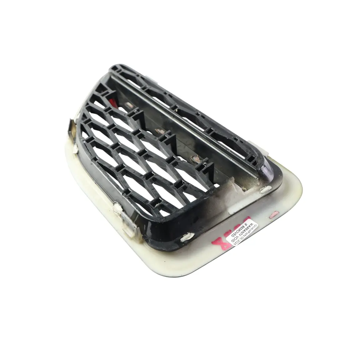 Fender Side Panel Air Duct Grille Right O/S to Range Rover Sport L320 with Part number JAK500220WWH Range Rover Sport L320 Fender Side Panel Air Duct Grille Right O/S - SKU JAK500220WWH - Part number JAK500220WWH