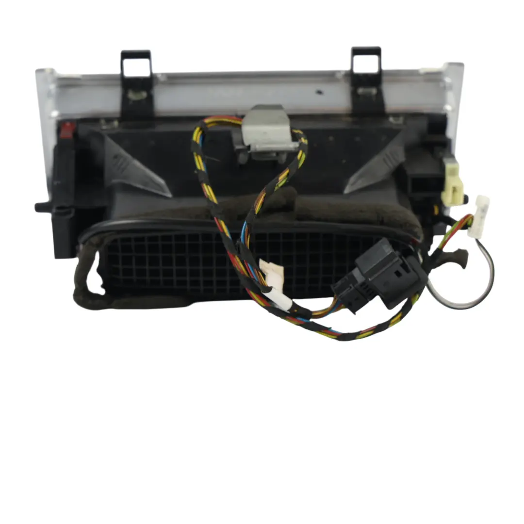 Rejilla Salida Aire Central Trasera Doble para Range Rover L322 con número de pieza JBD000041PUY Range Rover L322 Rejilla Salida Aire Central Trasera Doble - SKU JBD000041PUY - Número de pieza JBD000041PUY